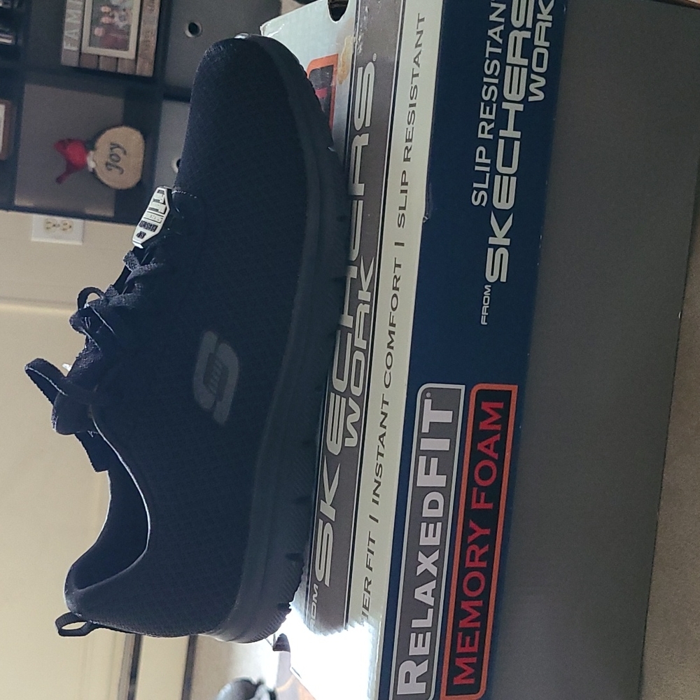 Skechers sneakers